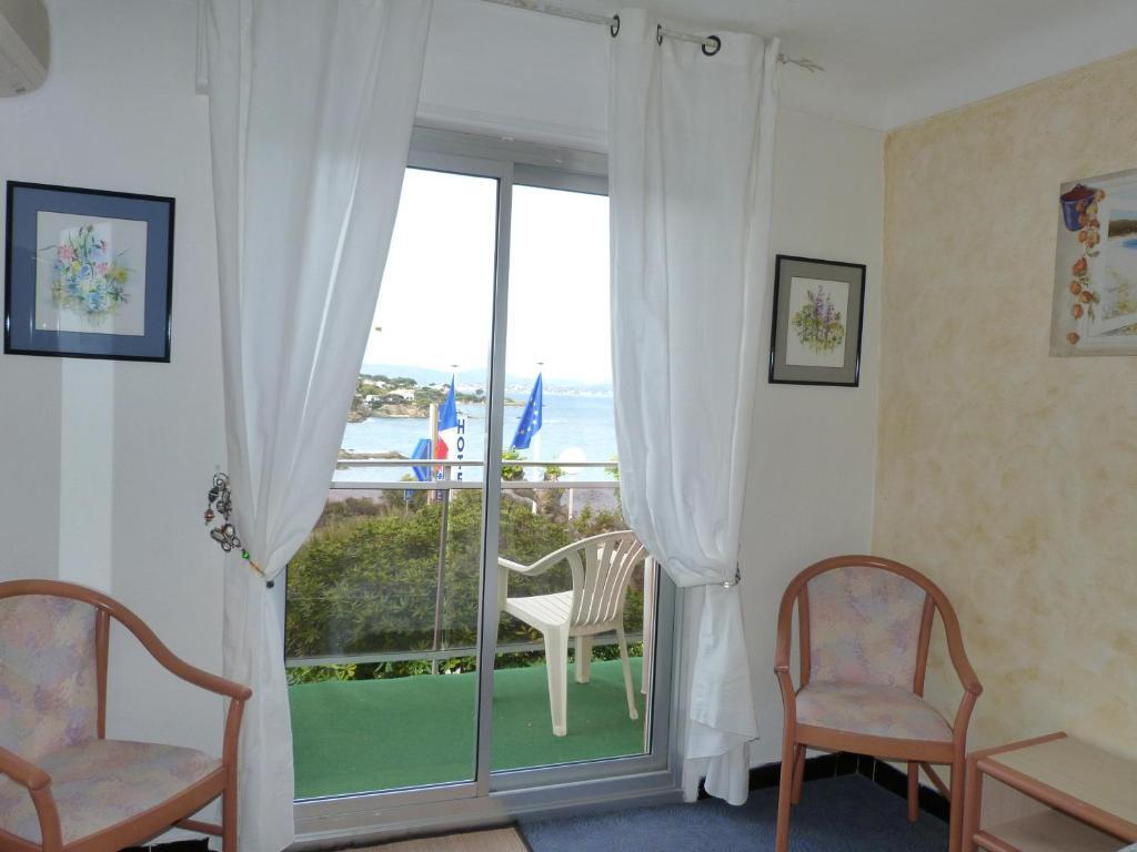 Hotel La Caravelle Frejus Room photo