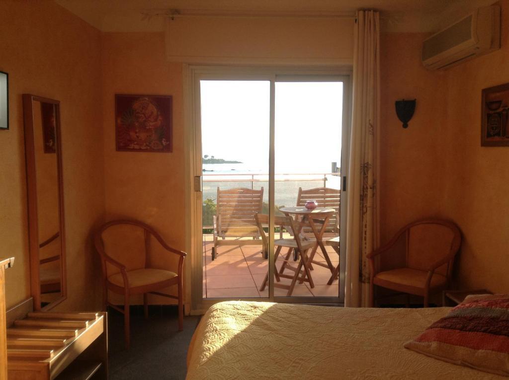 Hotel La Caravelle Frejus Exterior photo