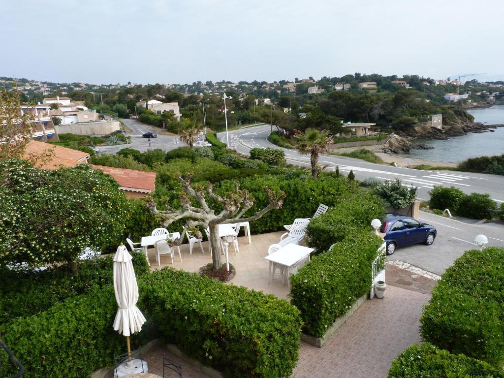 Hotel La Caravelle Frejus Exterior photo