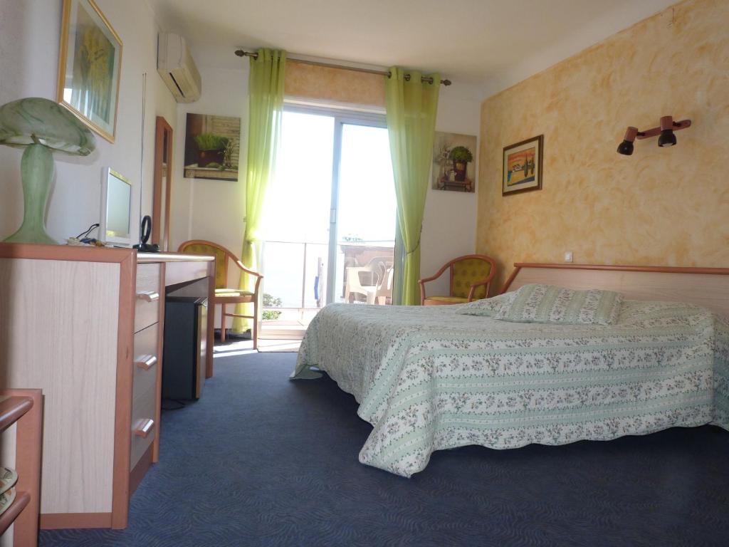 Hotel La Caravelle Frejus Room photo