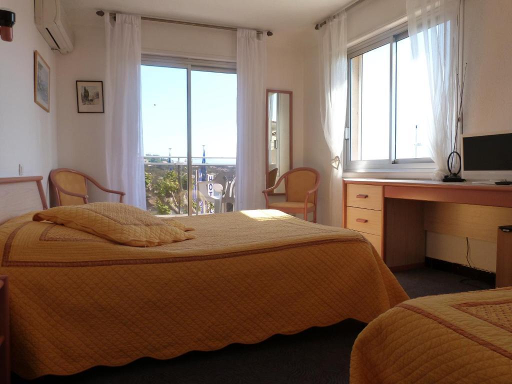 Hotel La Caravelle Frejus Room photo