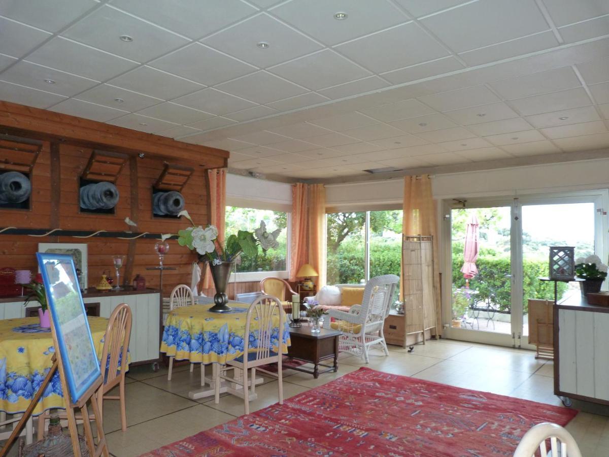 Hotel La Caravelle Frejus Exterior photo